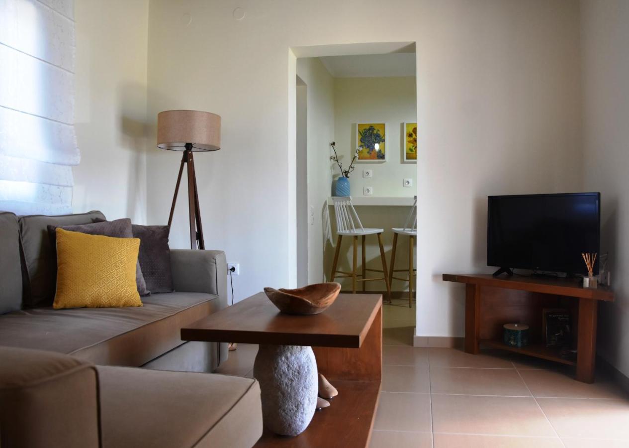 Nelleas Home Adamantas  ภายนอก รูปภาพ